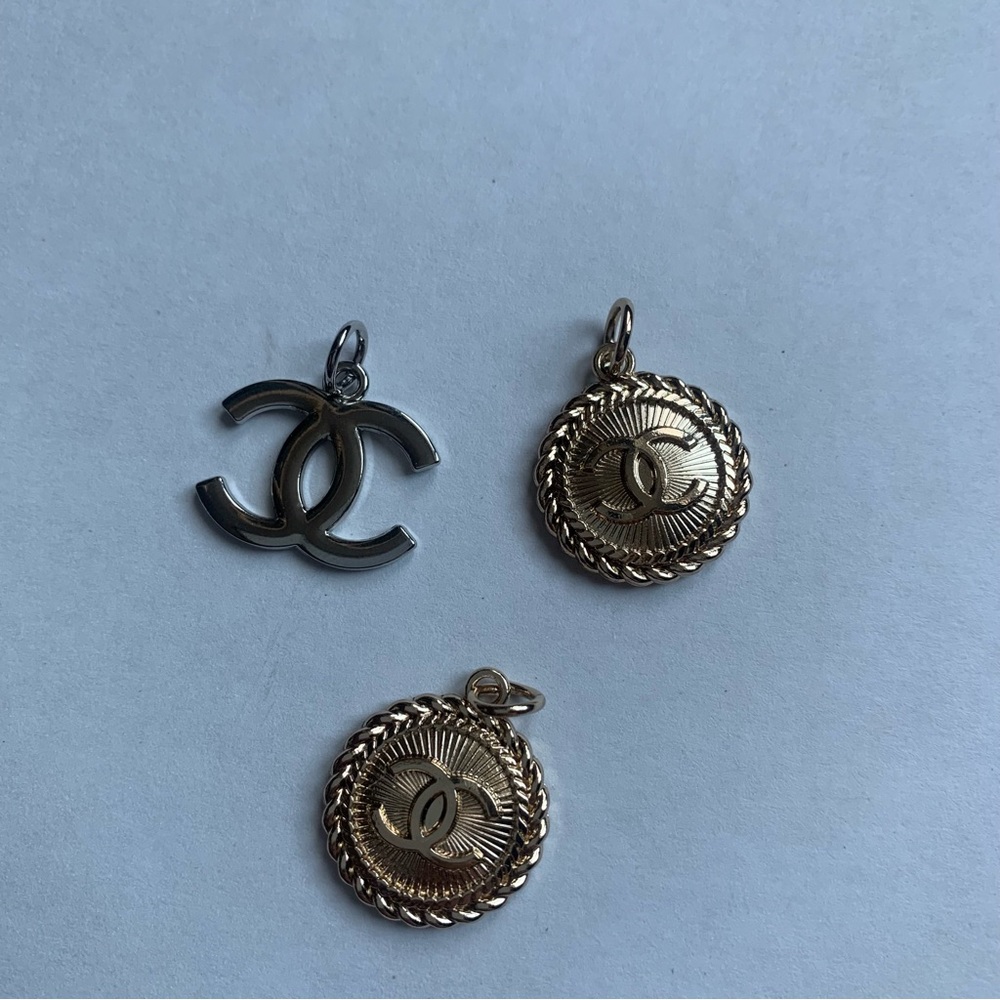 CC Silver Zipper Pull - Picture 2 of 2
